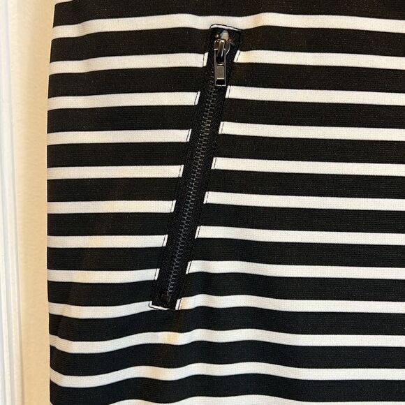 Black and‎ White Striped Knee Length Shirt Size 6 - Picture 4 of 7